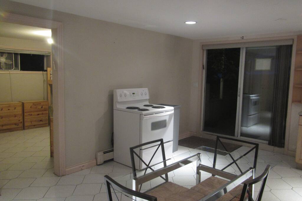 Kitchen/lounge