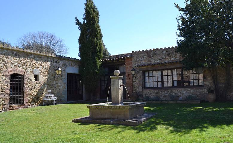 luxury and nature in a country house from s. XVI gallery image 4