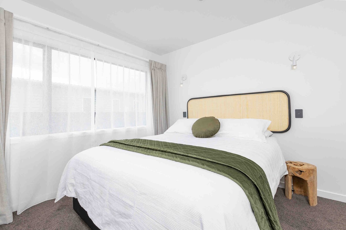 ห้องนอน 3: เตียงควีนไซส์