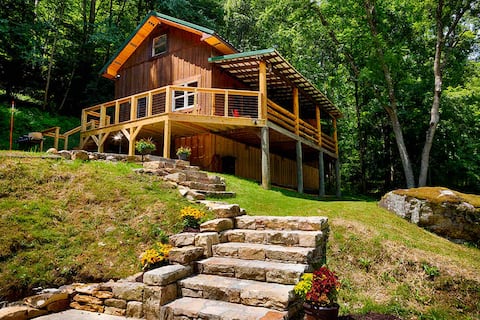 The Swiftwater Creekside Cabin at New River Gorge