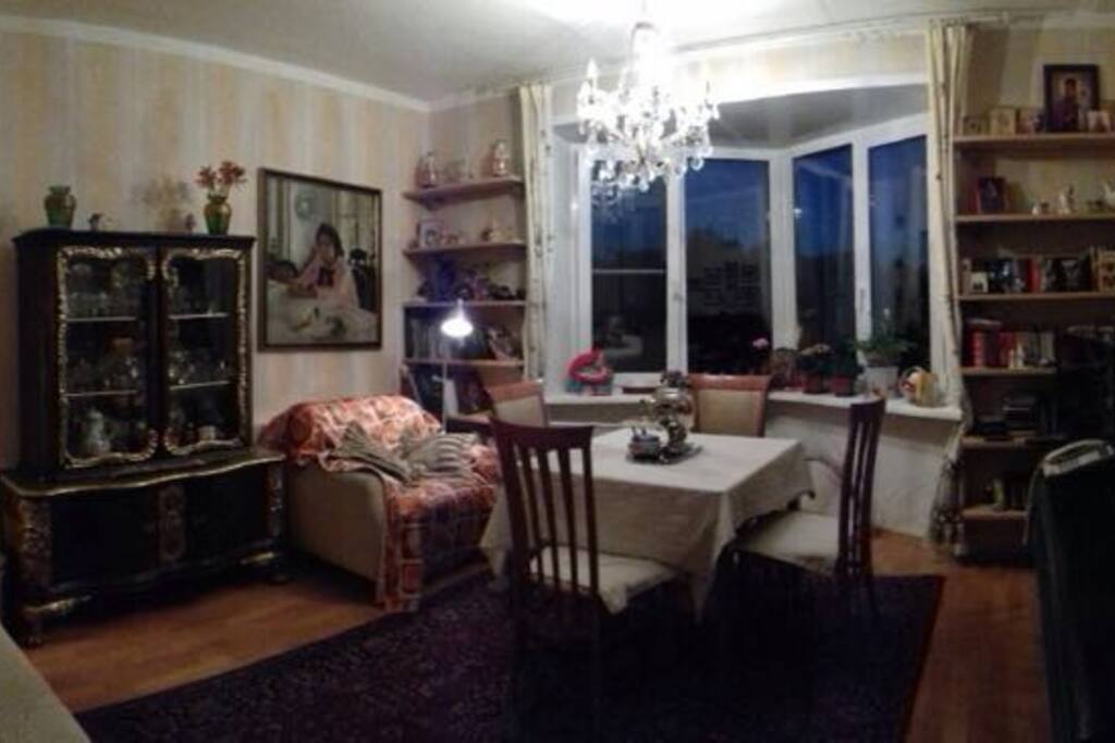 parlor, 1 large bed
