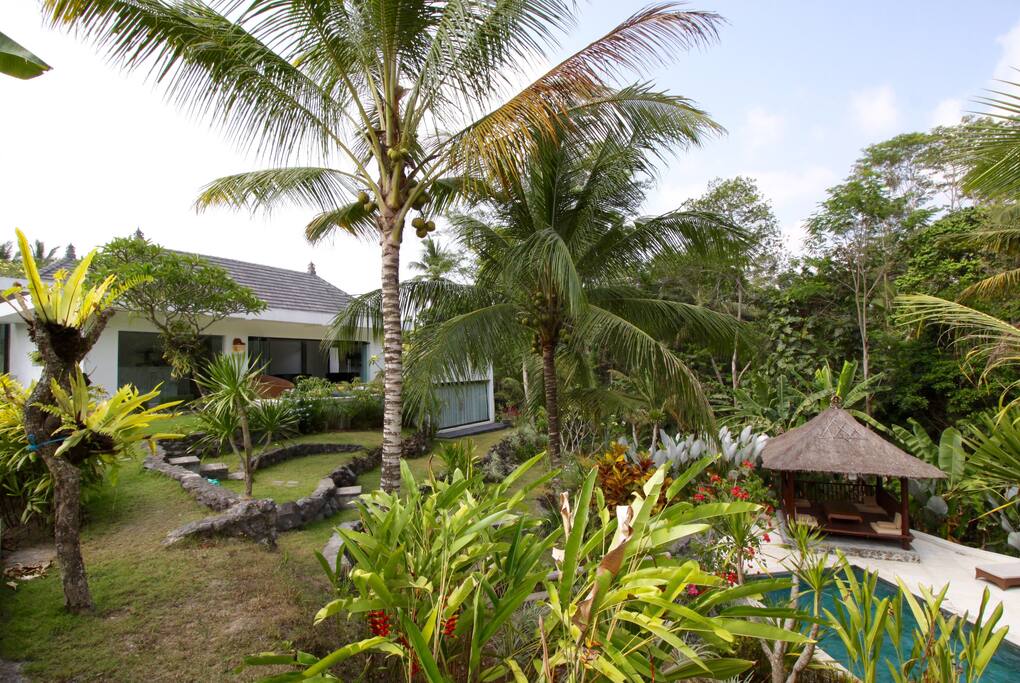 Villa privative de 180m2 avec piscine sur 4000m2 de terrain