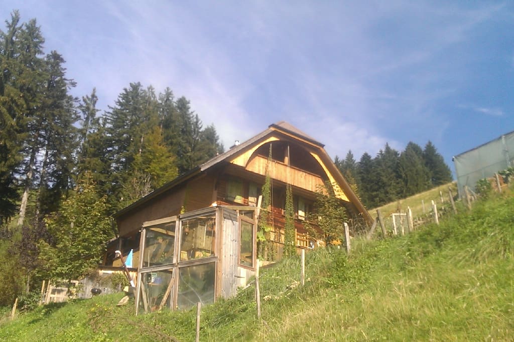 Biodynamischer Selbstversorgegarten - Kleintierhaltung und Imkerei