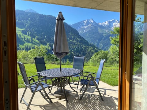 Hottub! garden! 2bedrooms +2bathrooms