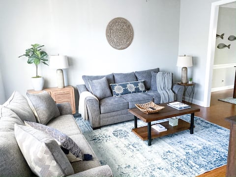 Popular Airbnb listing: Uptown, Walk to Spectrum Center, BOA Stadium in First Ward