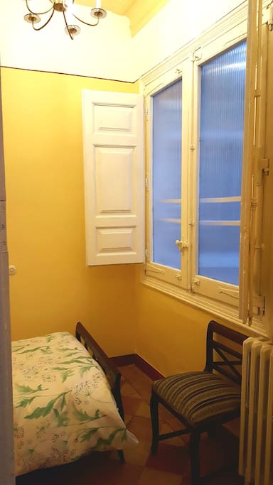 Ventana del dormitorio individual.