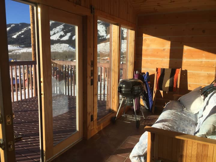 3 Br Cabin In Centennial, Wy - Snowy Range, WY