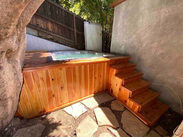 Contemporary Vintage with Great View gallery image 2