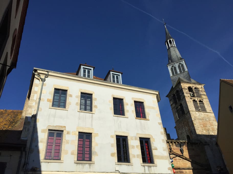 L'appartement est au pied du beffroi