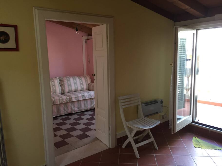 Camera con divano letto