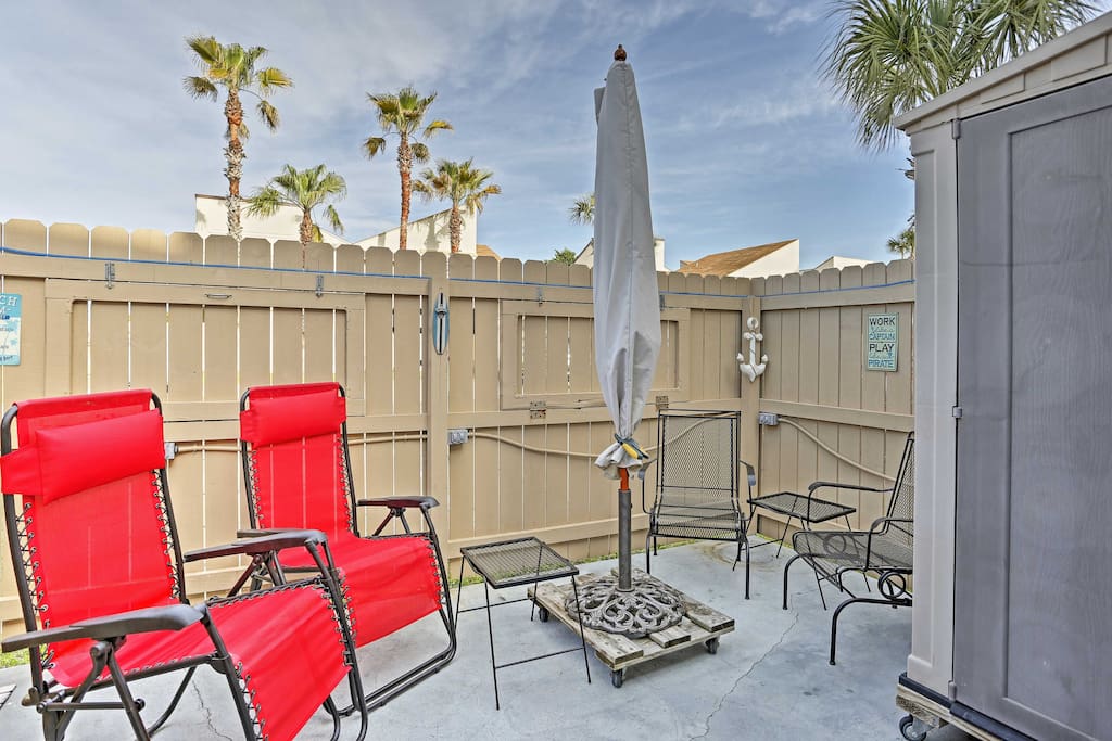 Step outside to your private patio and enjoy the Sunshine State weather.