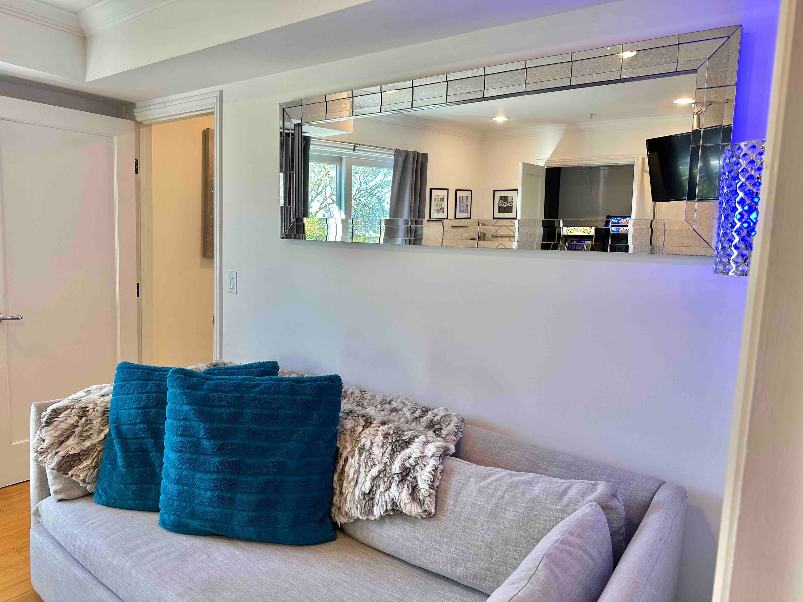Condo in San Francisco · ★4.83 · 1 bedroom · 1 bed · 1 bath - Image 13