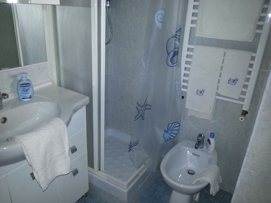 bagno con doccia