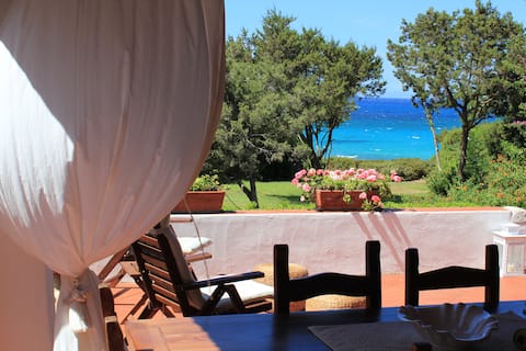 Villa with private access to the sea