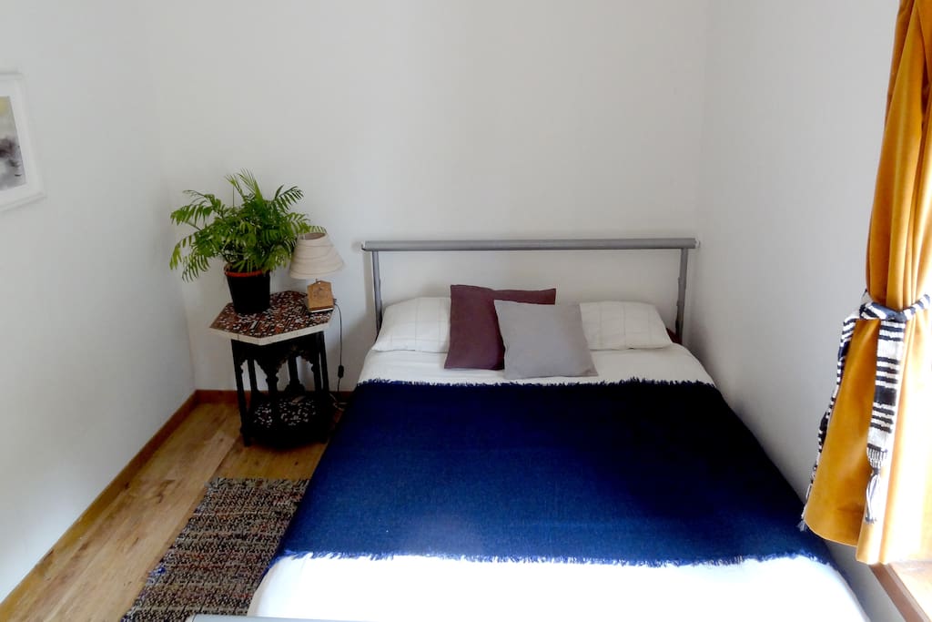 Bright and quiet room