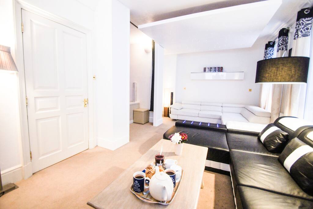 Livingroom/Lounge (1) on First floor including 4 seater Jacuzzi / bedroom separation (left), steamroom shower (left corner), star and mood lights