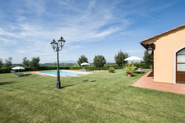 Villa Montevizzano for 5 ALL BILLS INCLUDED