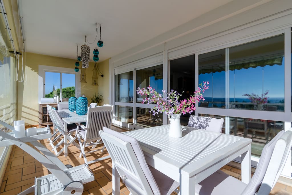 Terraço com vista mar e marina de Portimão