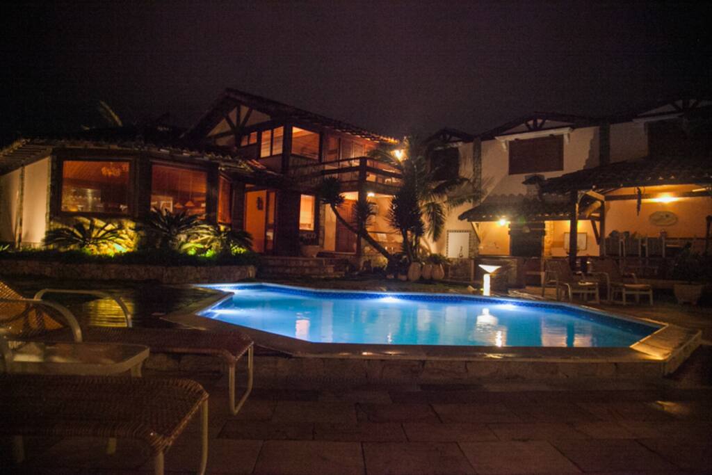 A Villa Marinho reúne requinte, beleza e muito conforto. Tem as melhores acomodações de Búzios.