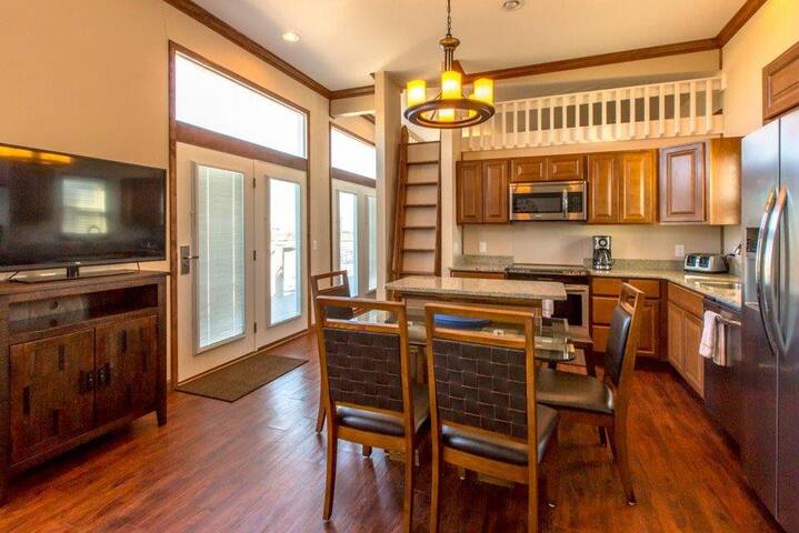 Entire Seabrook Villa one building 4 units. gallery image 2