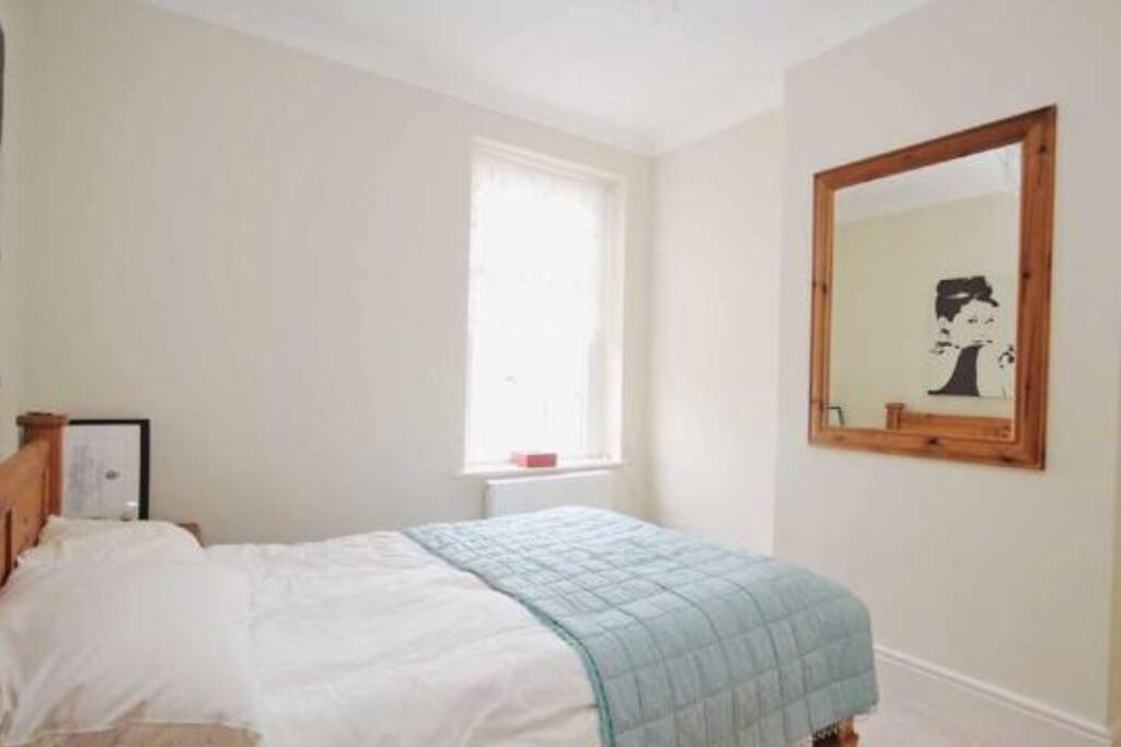 Second bedroom - spacious!
