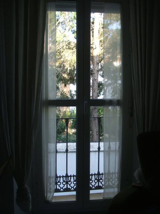 Balcon al exterior. Outside balcon