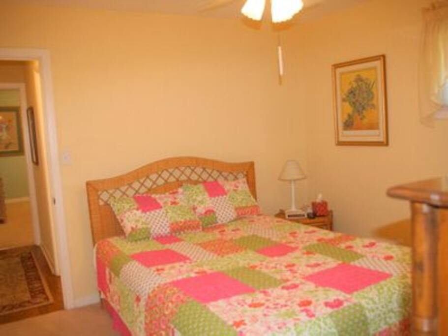 Double bedroom w private bath