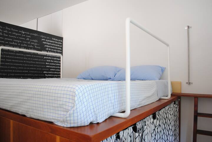 La cama doble