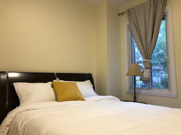 Dhoma e gjumit 1, queen be