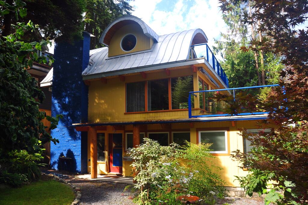 Our seaside home, THE WAVE and garden level apartment, on Rockcliff Road, North Vancouver, BC