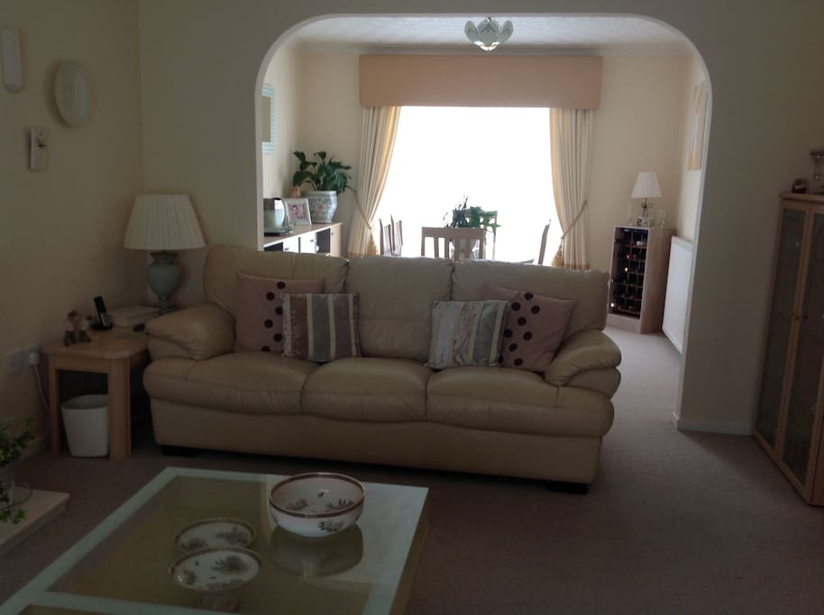 Lounge/dining room