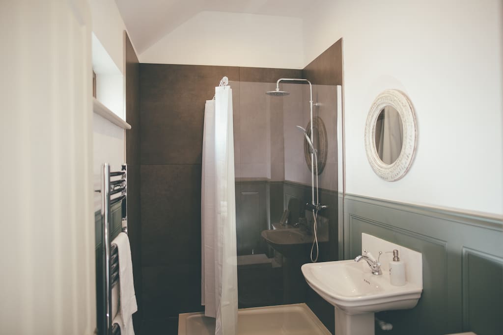 The large and contemporary bathroom