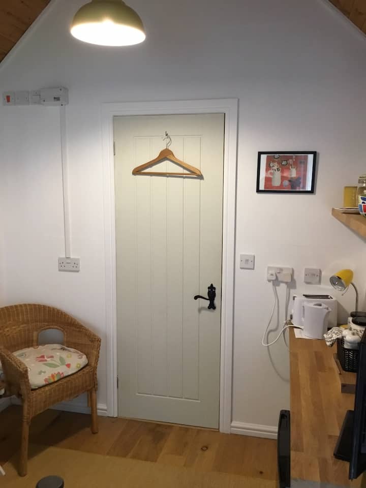 The Garden Room, Ipswich
Walking Distance To Town. - Ipswich