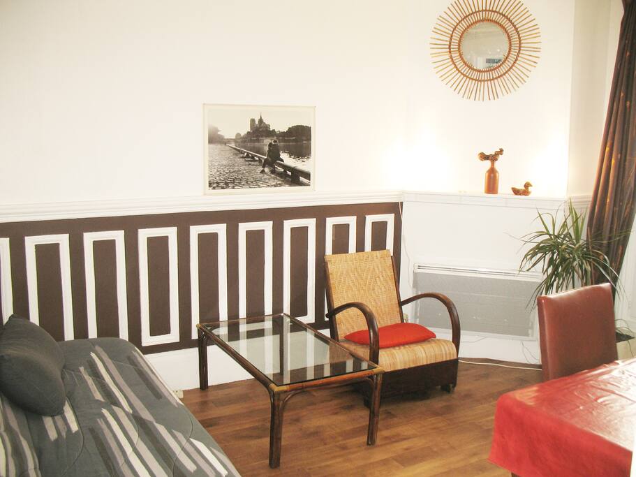 Table basse, fauteuil