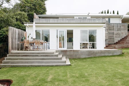 Coastal Corner - Peninsula Hot Springs 5mins away