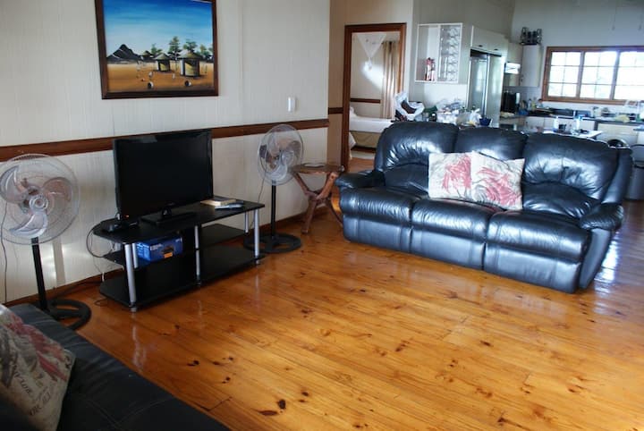 Aqua View, 6 Mar E Sol. 4 Bedroom 8 Sleeper House. - Mozambique