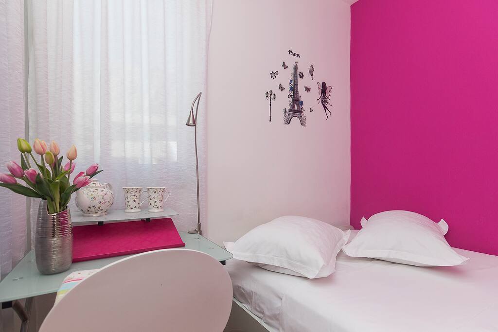 1. bedroom