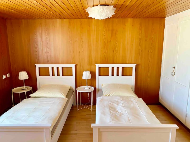 חדר שינה (4) בקומה הראשונה 