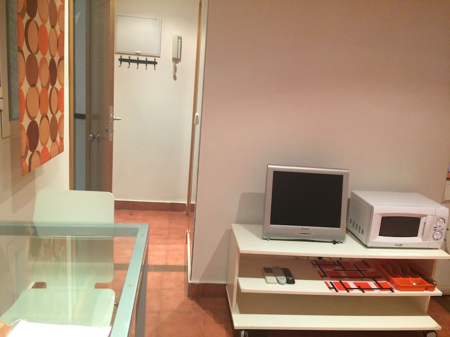 Detalle de entrada y salón-estar