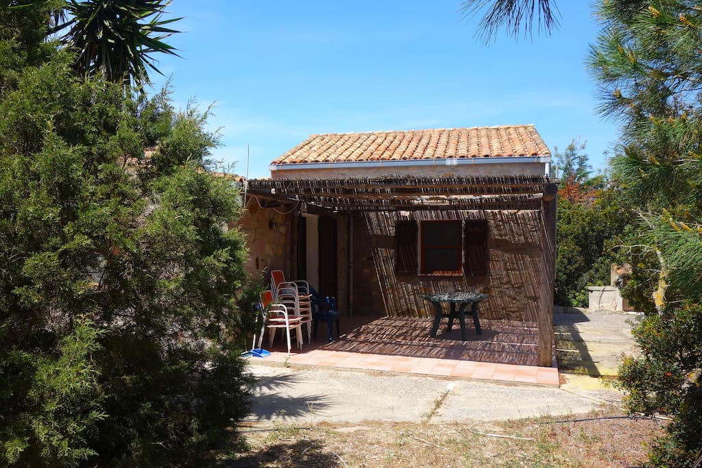 La casa vista da fuori.