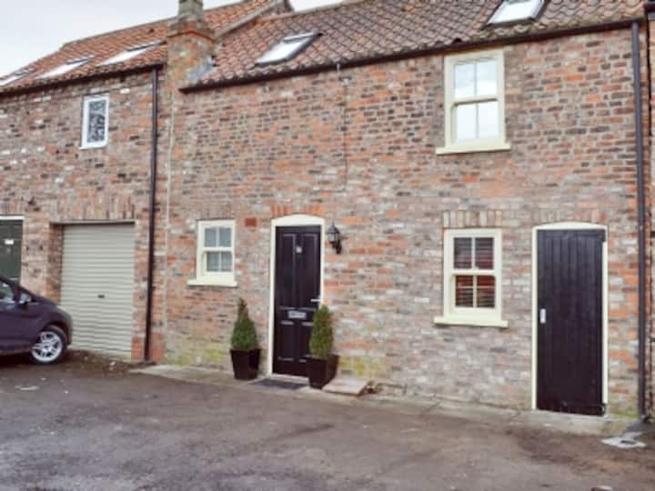 Cosy Cottage with free parking close to Minster Houses for Rent in