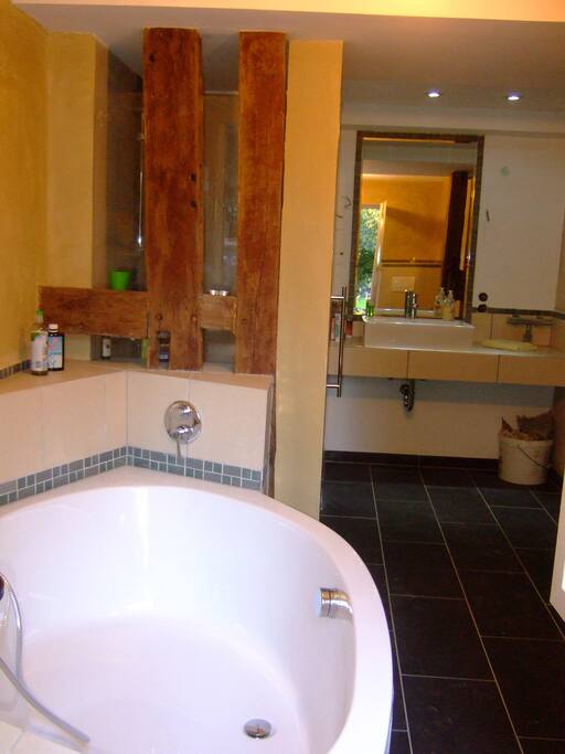 king size bathtub