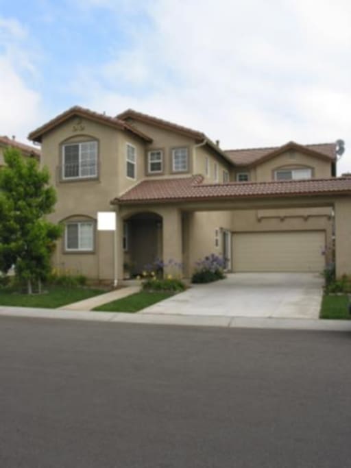 Beautiful peaceful neighborhood. Driveway parking (if you park to the right side of the driveway you don't need to move your car)