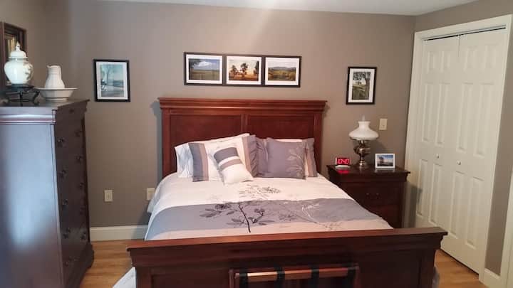 Queen size bed in your private room with private entrance!