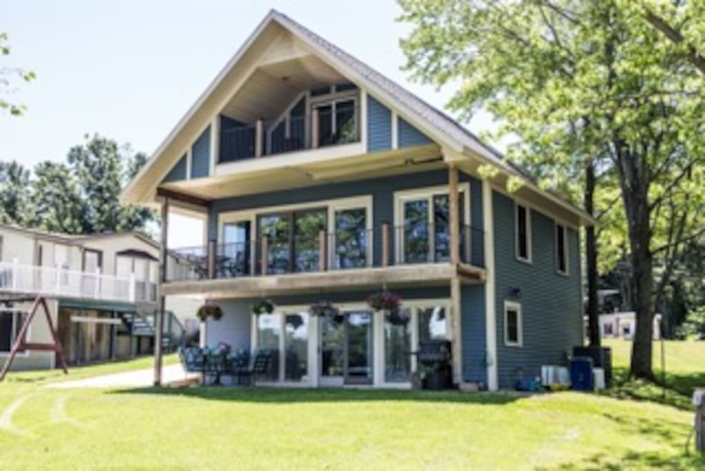 Beautiful lakeside home with two private apartments to rent for your enjoyment!