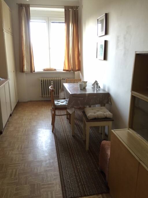 Large kitchen with all equipment (cooker, mikrowave, tea kettle, dishes).