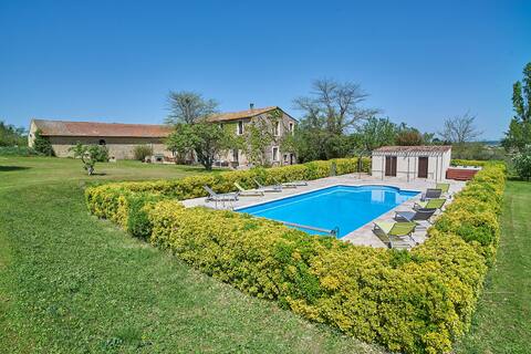 Nature lodges on the Hortevieille winery