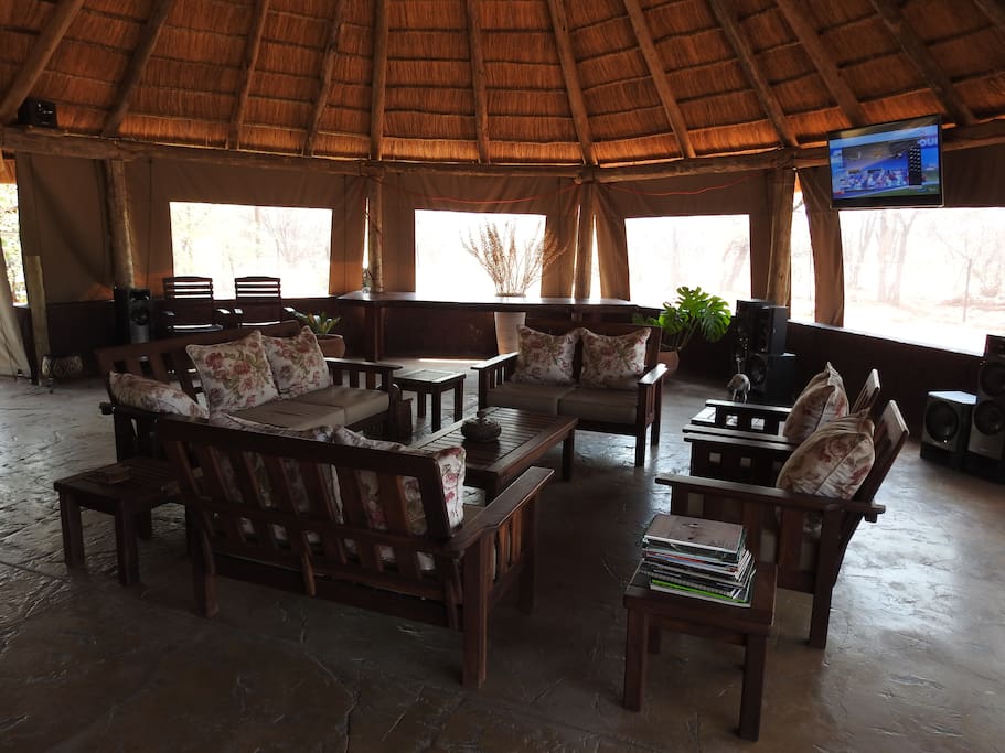 Lounge area with full DSTV