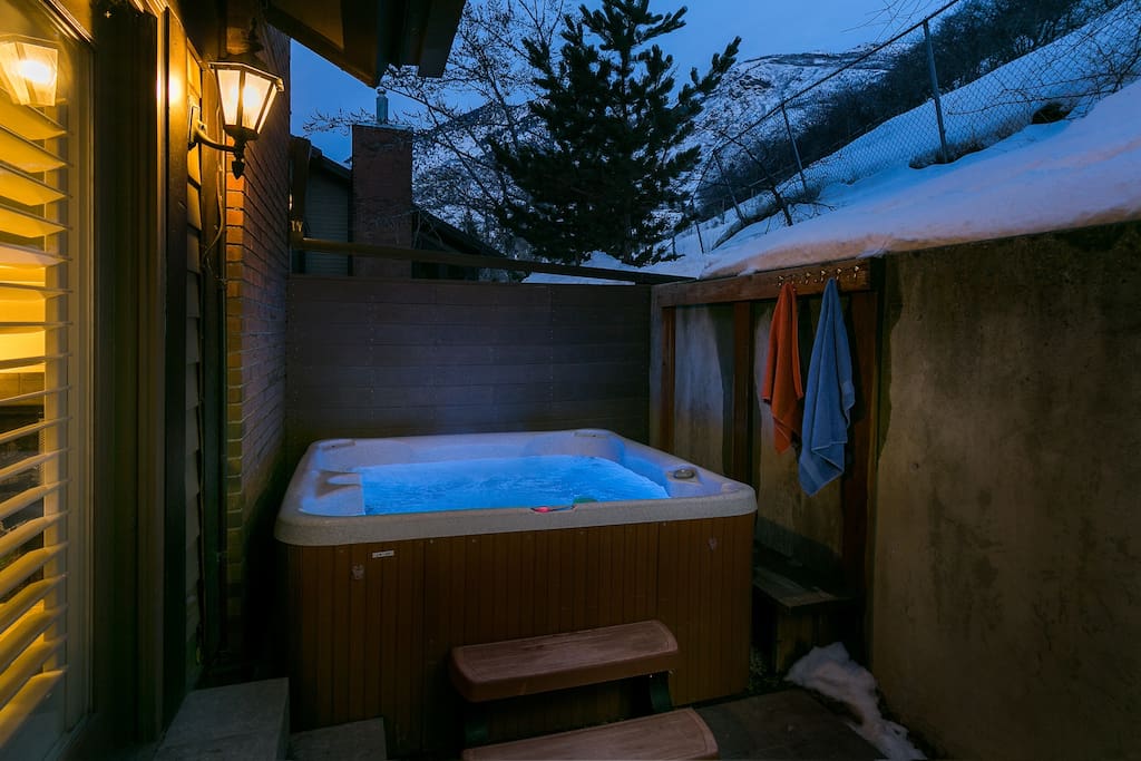 Relax under the stars in the wonderful professionally serviced private hot tub