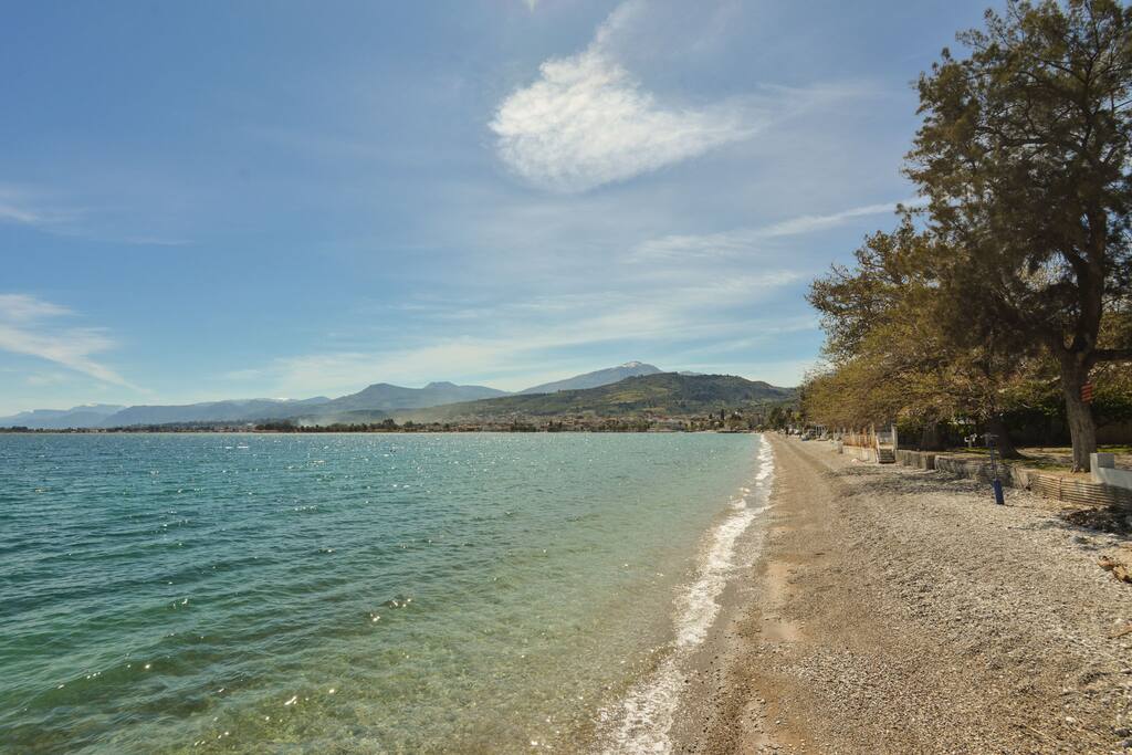 It is only 3 minutes walking to the beach